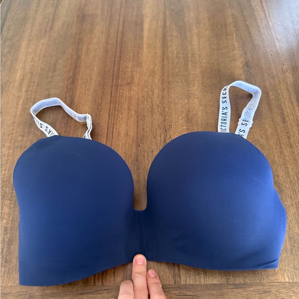 Victorias Secret 34DD Navy Lightly Lined Soft Comfort Leisure Tshirt Logo Bra